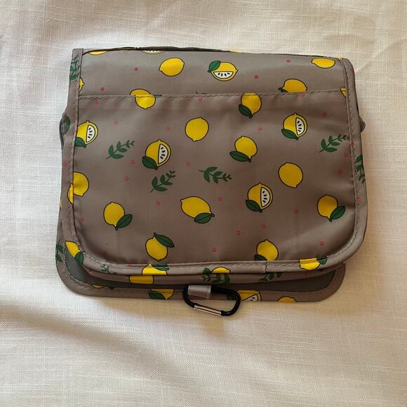 Hanging Toiletry Bag- Lemon Print - Picture 7 of 13